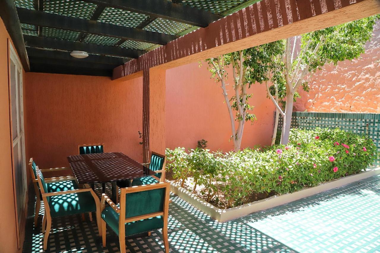 Hotel Parador Λααγιούν Εξωτερικό φωτογραφία
