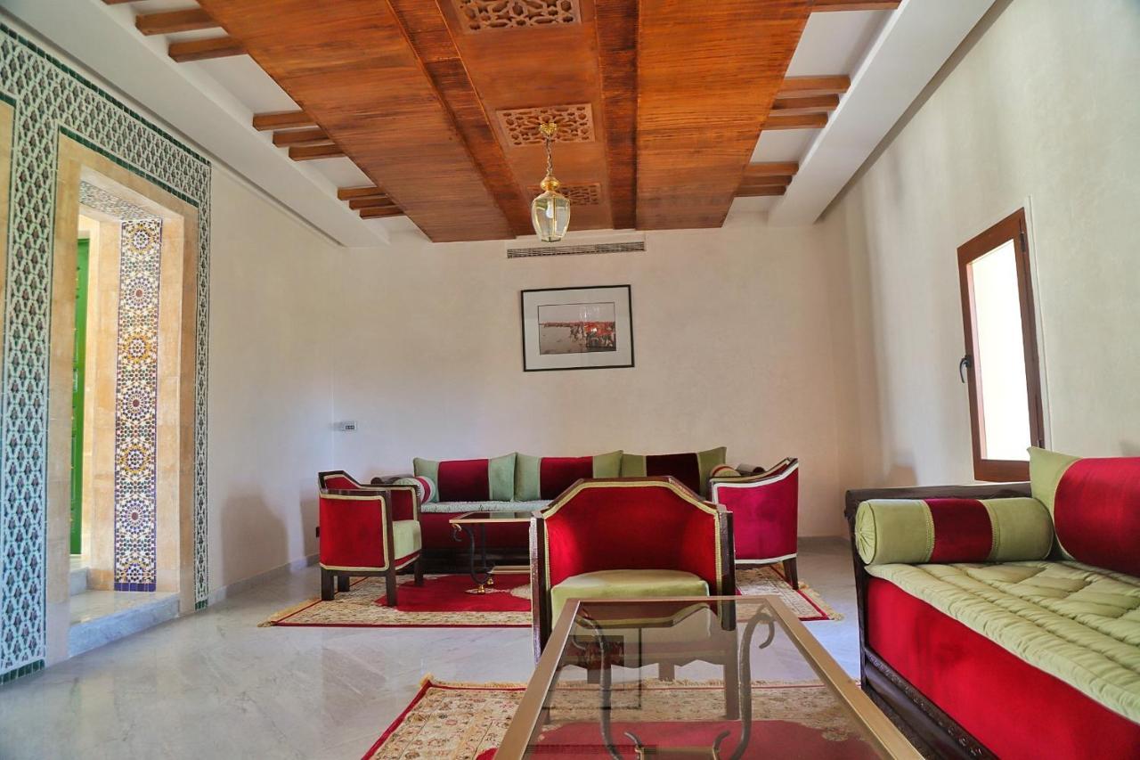 Hotel Parador Λααγιούν Εξωτερικό φωτογραφία